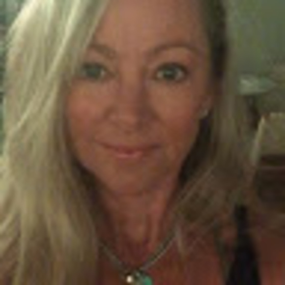 Meet your Posher, Deanna - Picture 1 of 1